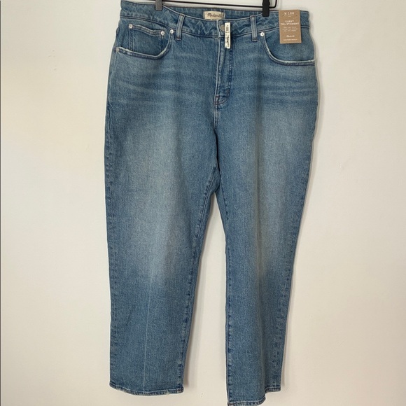 The Plus Curvy '90s Straight Jean - Picture 5 of 9